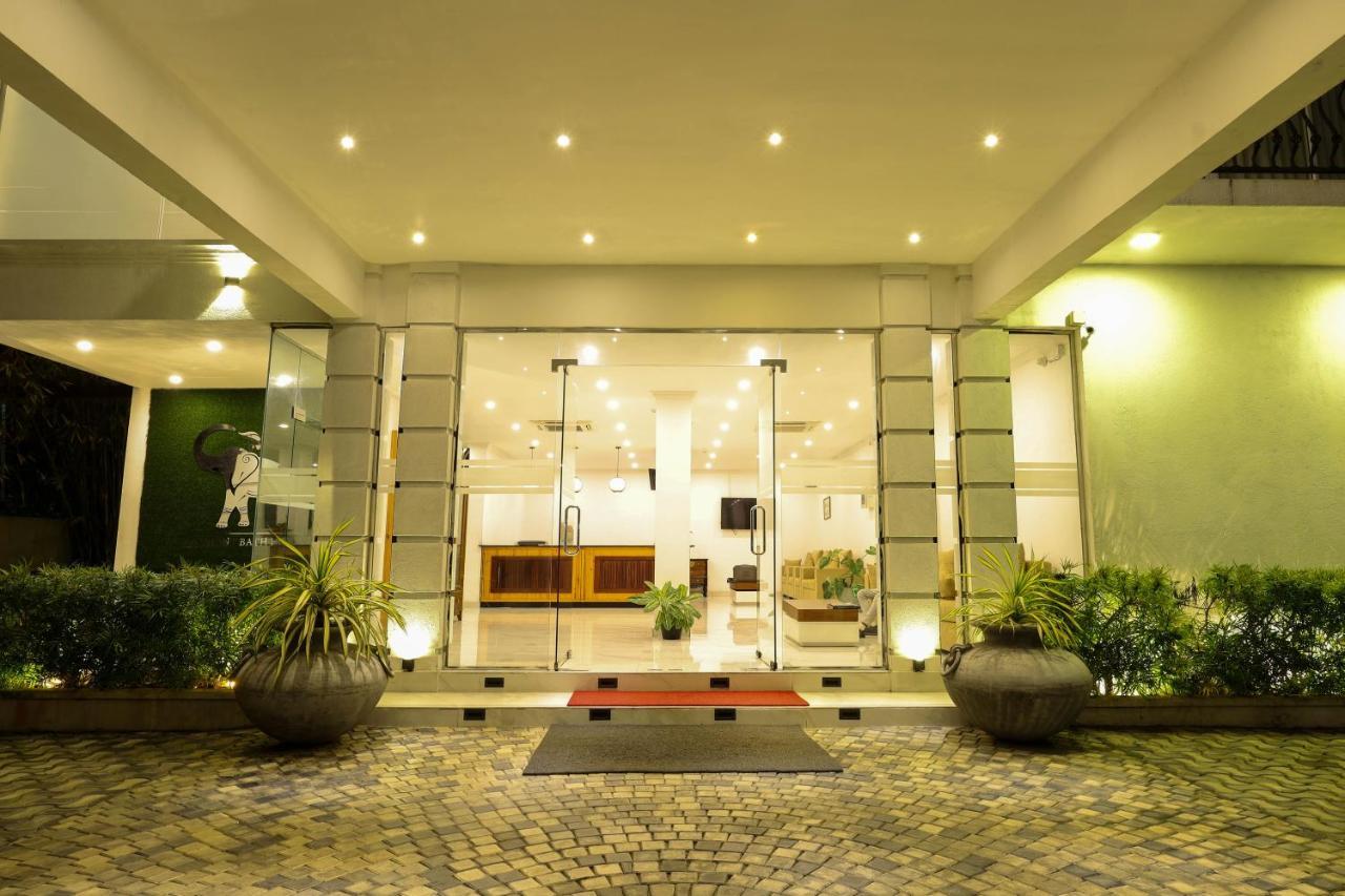 Hotel Ganthera 康提 外观 照片
