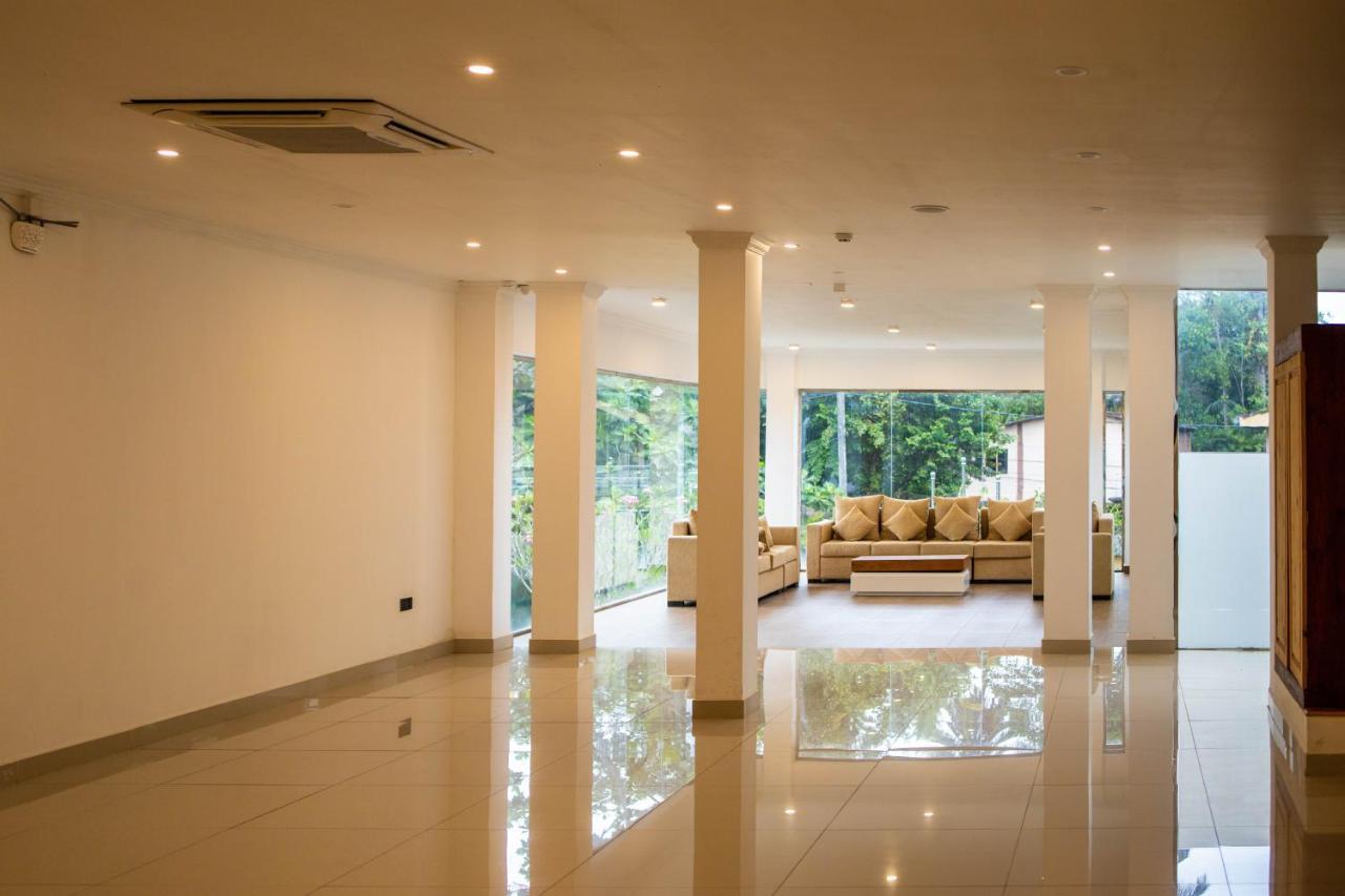 Hotel Ganthera 康提 外观 照片