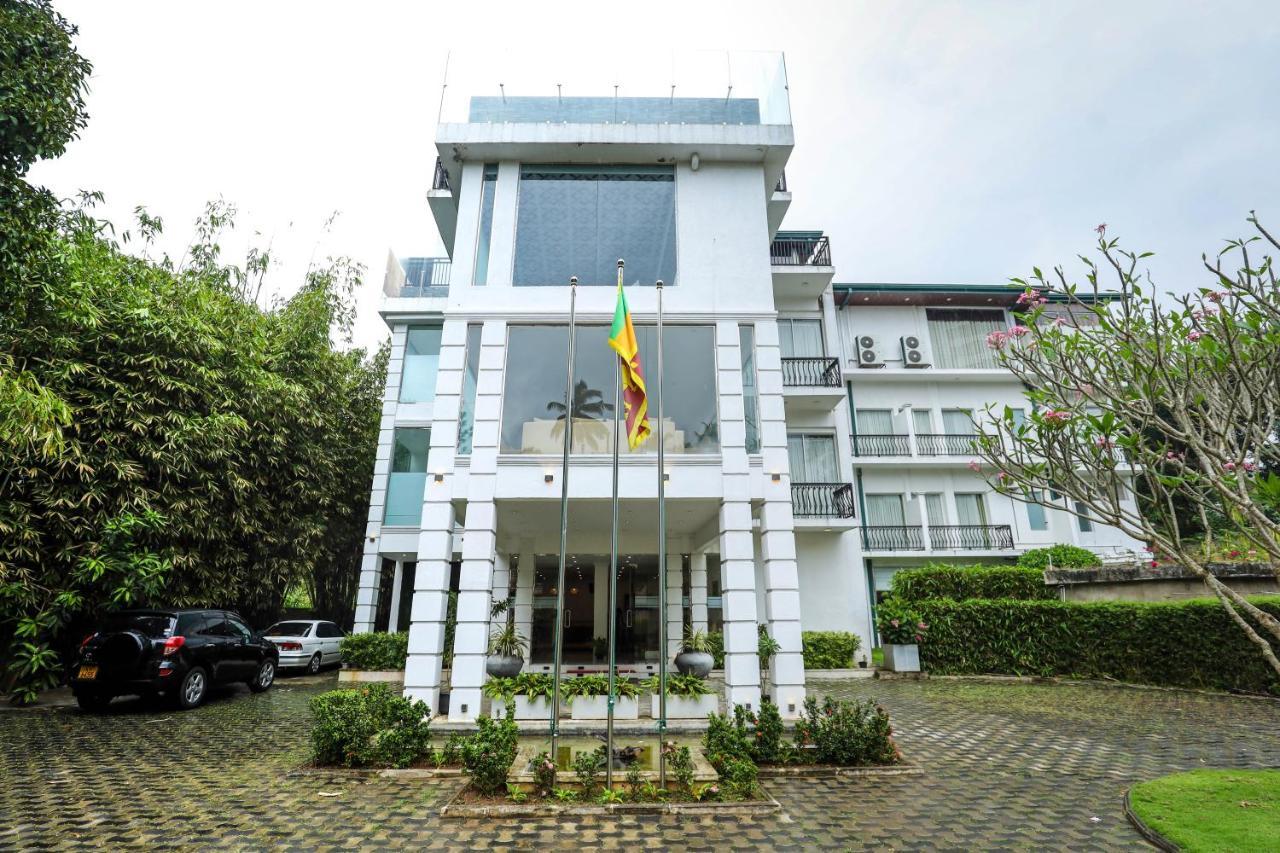 Hotel Ganthera 康提 外观 照片